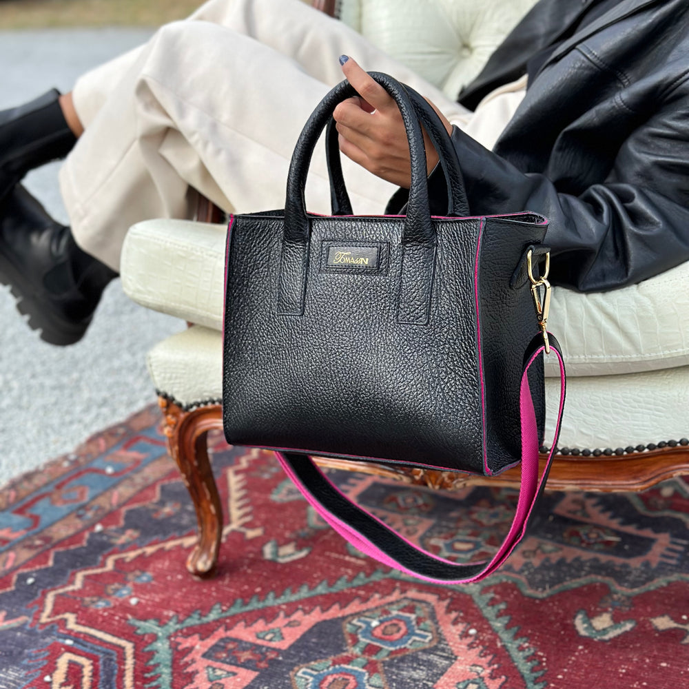 
                      
                        Borsa in pelle GINEVRA nero
                      
                    