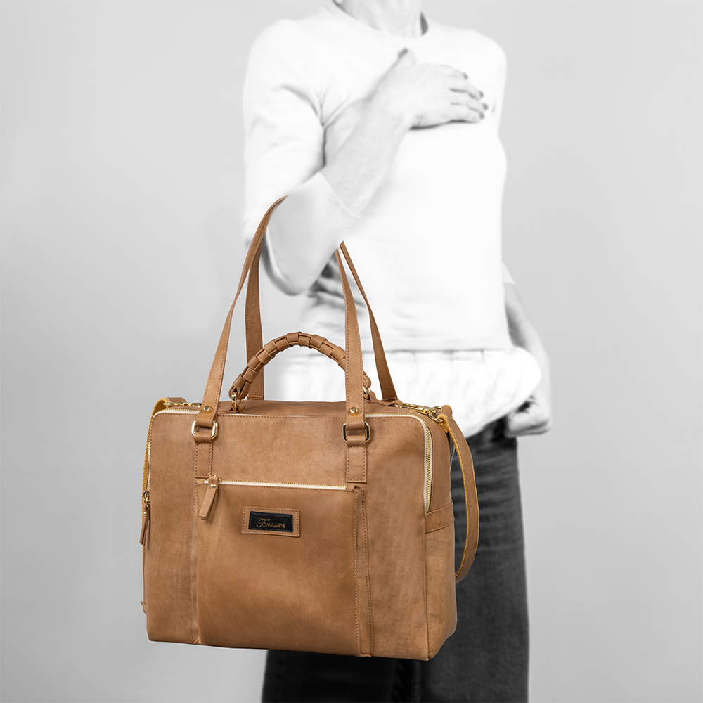 
                      
                        Borsa in pelle MIRANDA Cognac
                      
                    