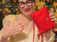 
                      
                        Carica e riproduci il video nel visualizzatore della galleria, Pochette CAMILLA pelle Rubino
                      
                    