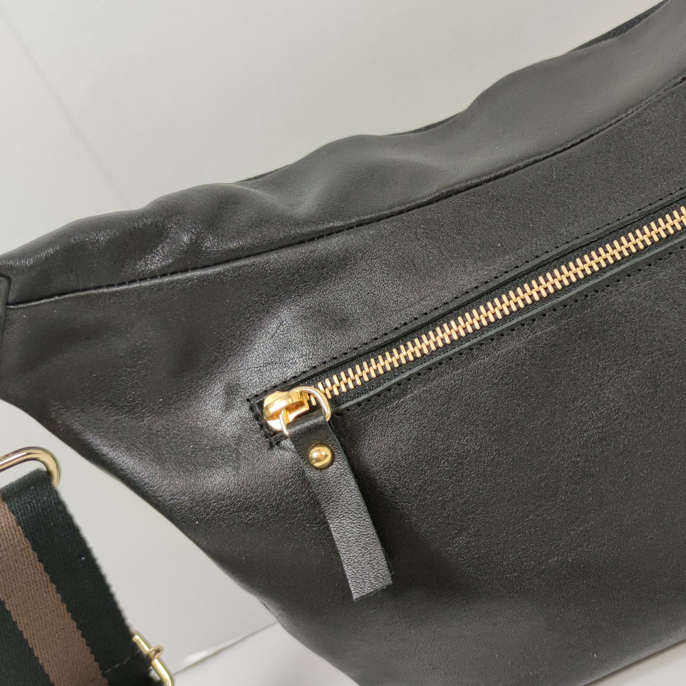 
                      
                        Marsupio in pelle ORESTE nero
                      
                    