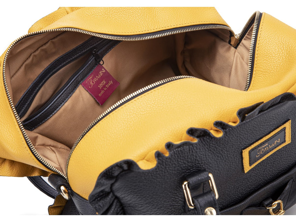 
                      
                        Borsa in pelle MARY con frappe giallo
                      
                    