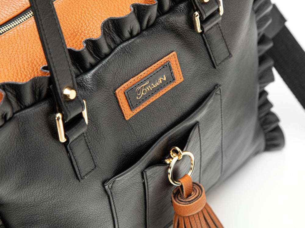 
                      
                        Borsa in pelle MARY con frappe cuoio
                      
                    