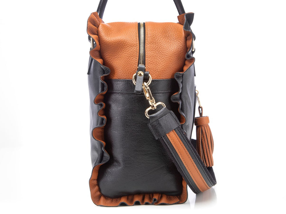 
                      
                        Borsa in pelle MARY con frappe cuoio
                      
                    