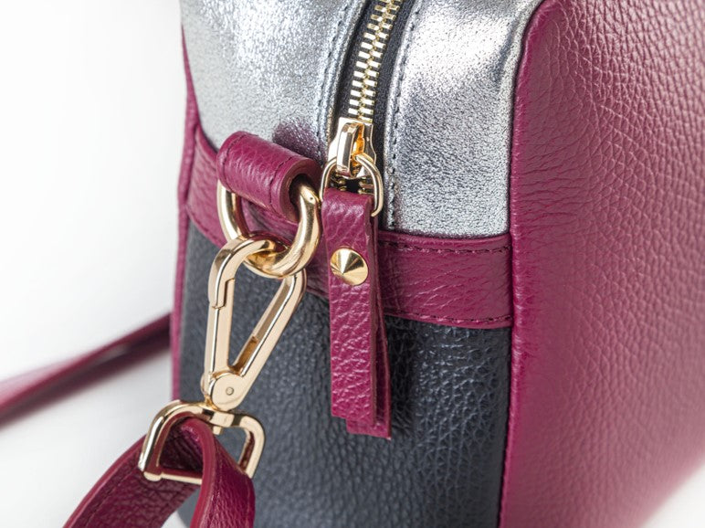 
                      
                        Borsa in pelle Grace bordeaux gancio
                      
                    